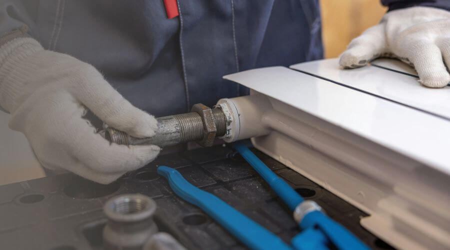 Expert burst pipe repair services in Spurgeon, IN
